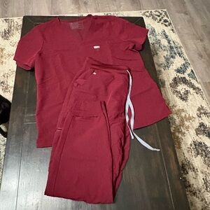 Figs Women's Set in Burgundy